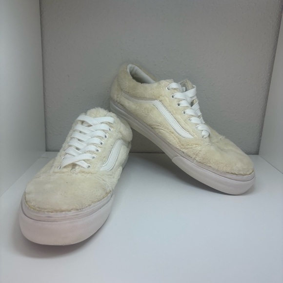 Vans Old Skool Sherpa Faux Fur Rare White Cream Sneakers - Picture 1 of 7